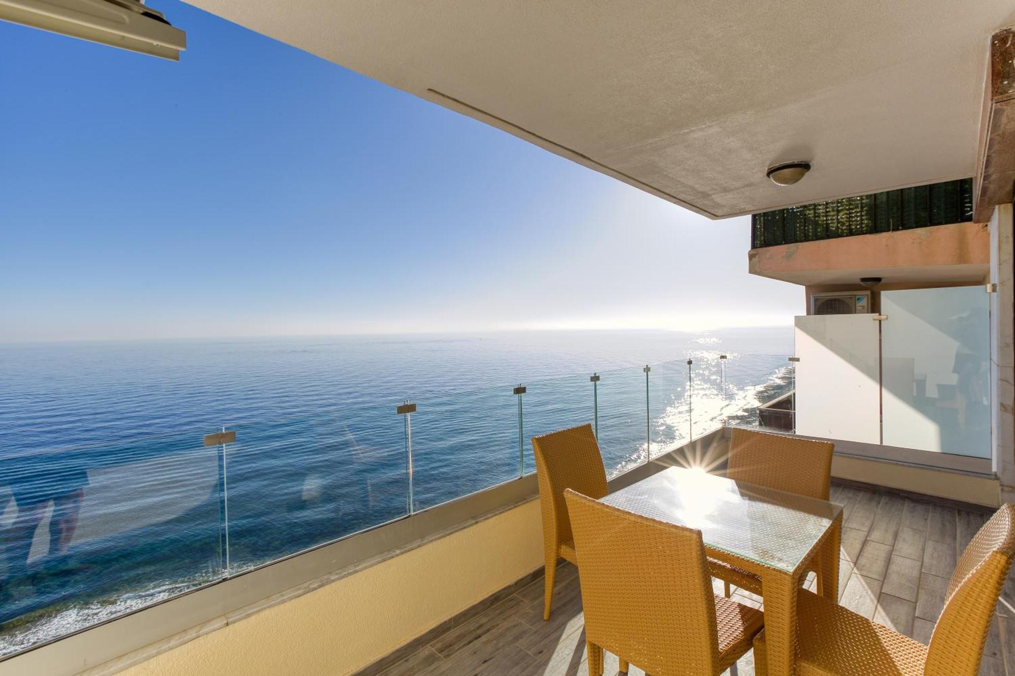 Apartment Seafront Apt, In The Centre Of Sliema, Opp By 360 Estates